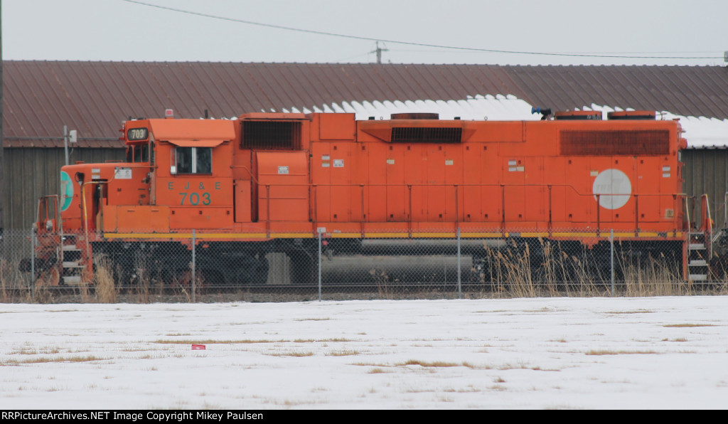 EJE 703 at Neenah Yard